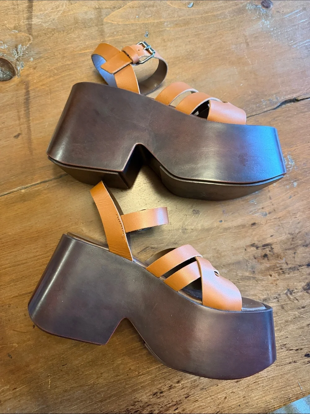 Candie’s Elisabeth Leather platform Sandal size 8